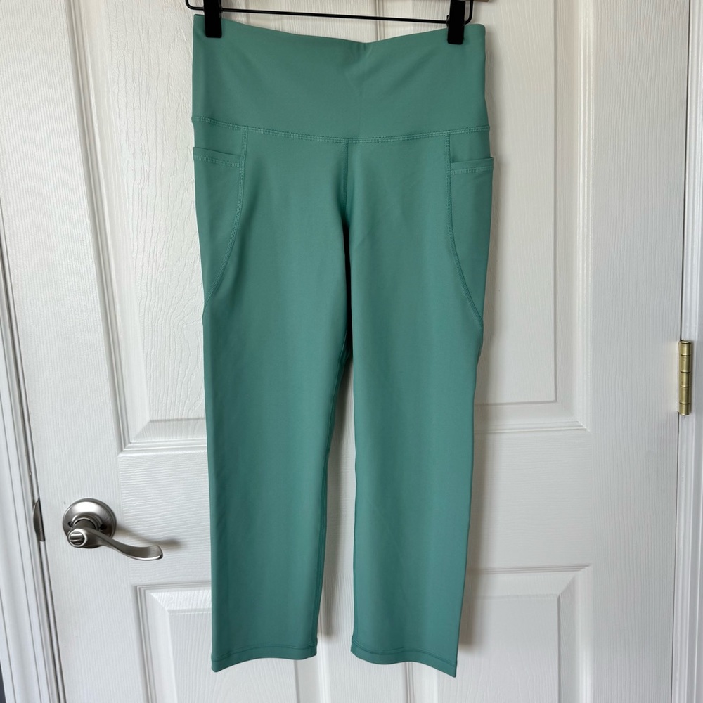 Old Navy Powersoft Capri Leggings
